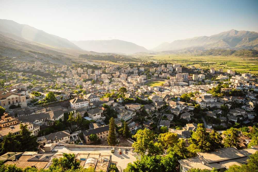 Gjirokastër, Udhëtim me makinë në Gjirokastër, me qira në Shqipëri